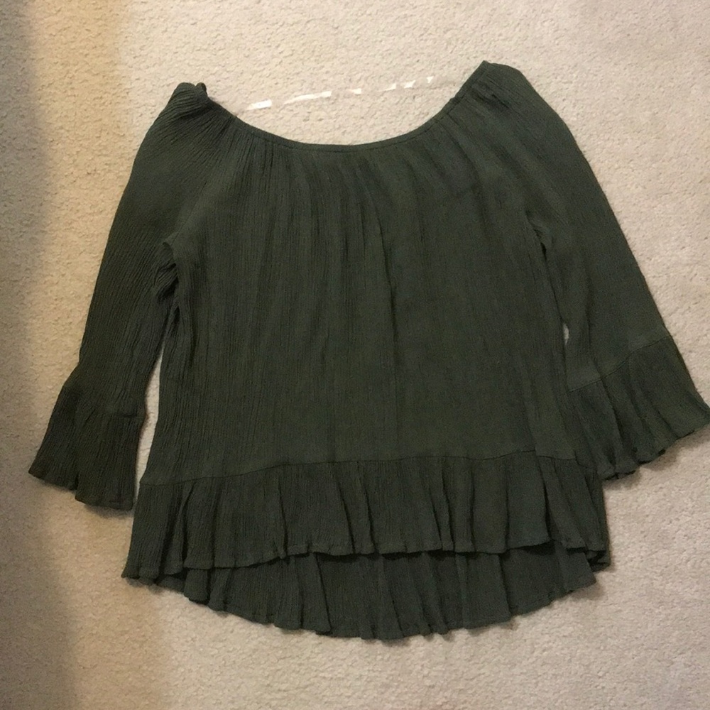 Off the shoulder 3/4 flowy top